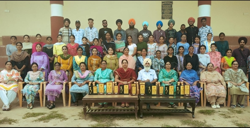 Excellent performance of the students of Khalsa College Garhshankar in the Regional Youth and Heritage Fair